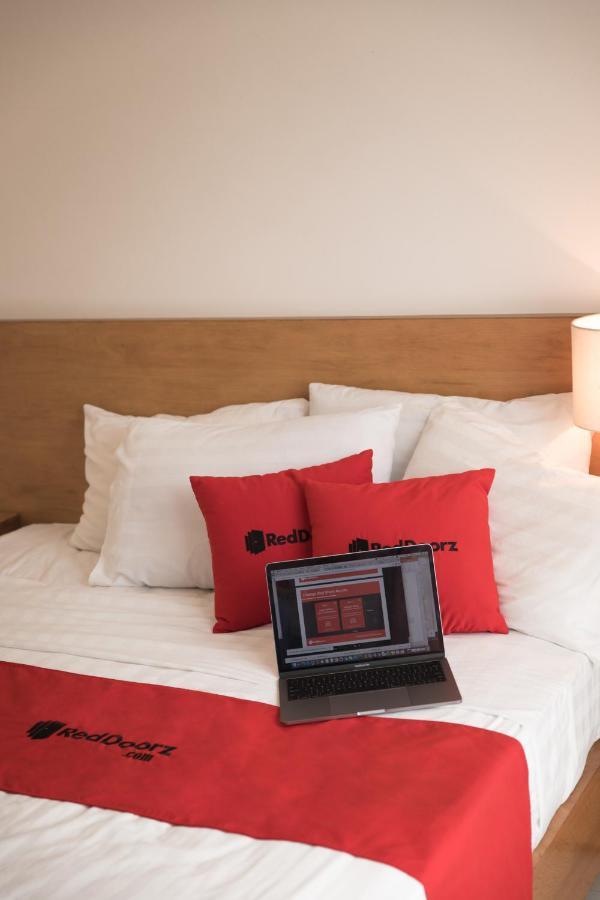 Reddoorz Marieline 2 Hotel Ho Chi Minh City Exterior photo